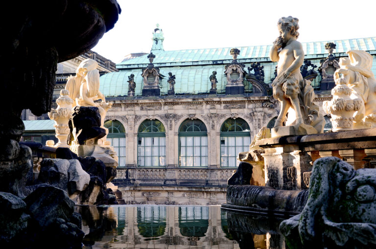 Blick auf den Französischen Pavillon des Dresdner Zwingers. Foto: Michael R. Hennig (DML-BY) // View of the French pavilion of the Dresden Zwinger. Photo: Michael R. Hennig (DML-BY)